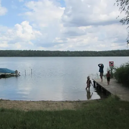 Blaues Haus Am * Schwarz (Mecklenburgische Seenplatte)